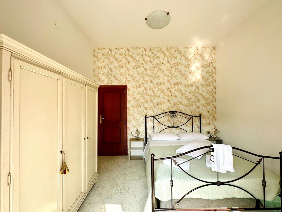 Family Relax Caracciolo Bed & Breakfast Napoli Dış mekan fotoğraf