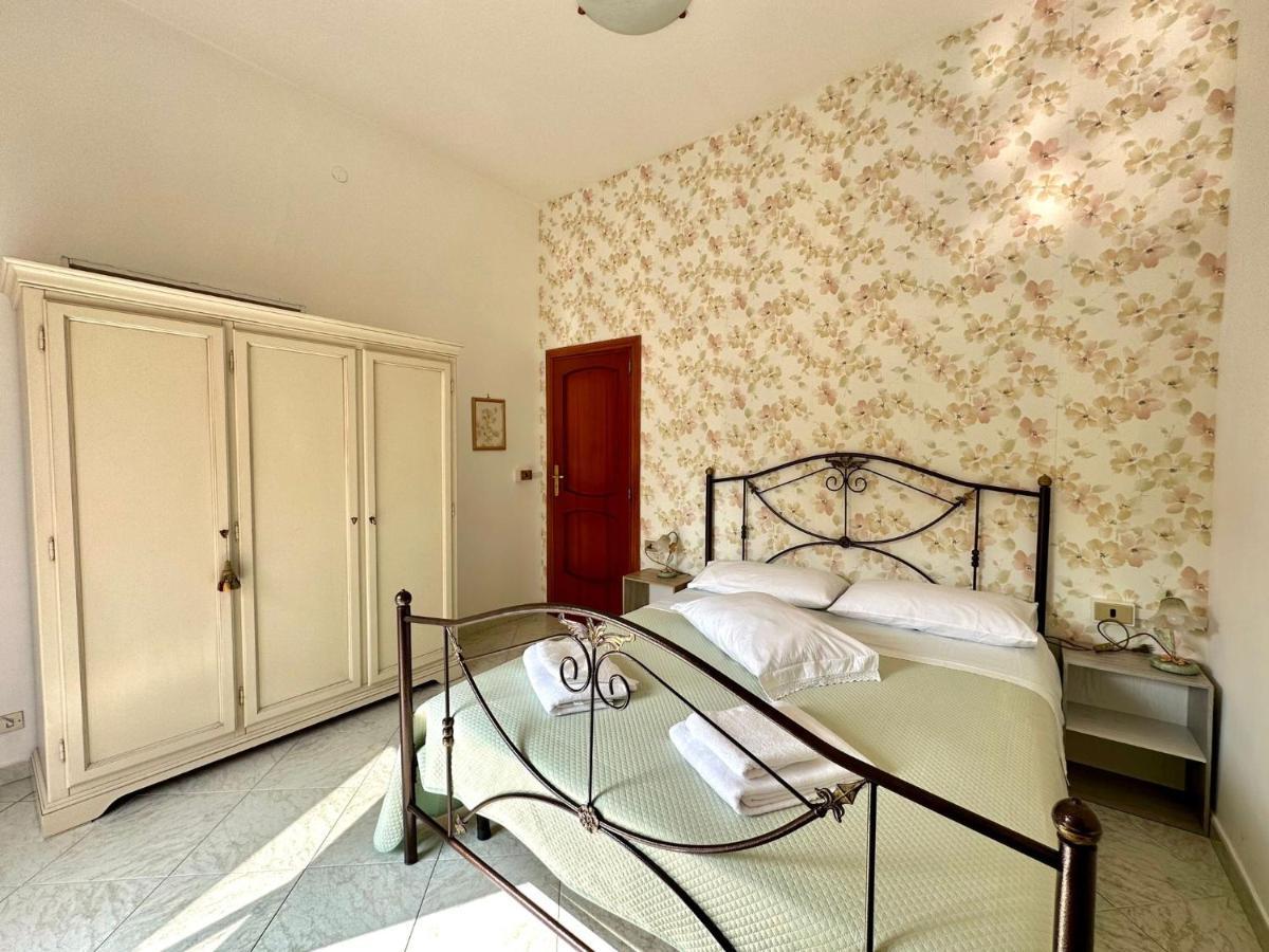 Family Relax Caracciolo Bed & Breakfast Napoli Dış mekan fotoğraf