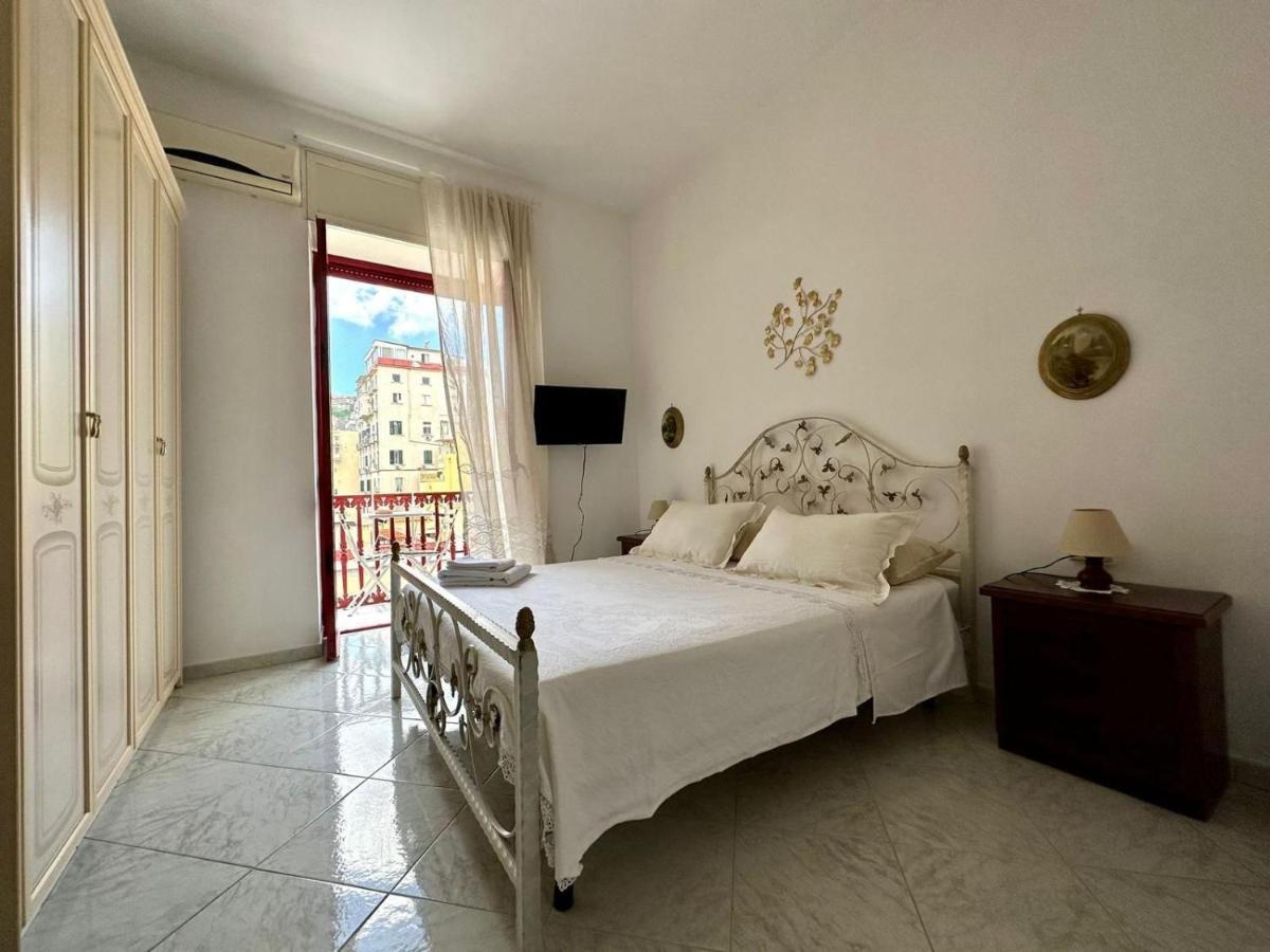 Family Relax Caracciolo Bed & Breakfast Napoli Dış mekan fotoğraf