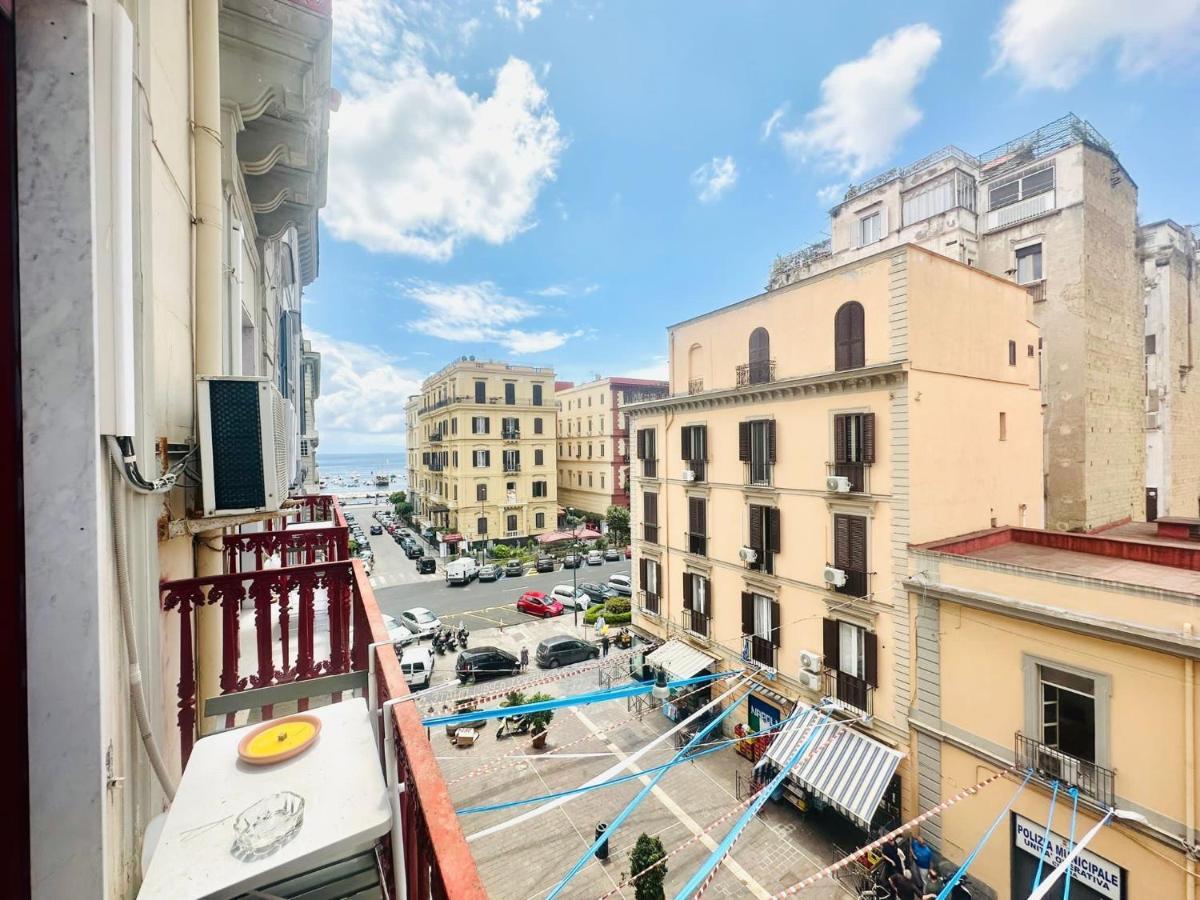 Family Relax Caracciolo Bed & Breakfast Napoli Dış mekan fotoğraf
