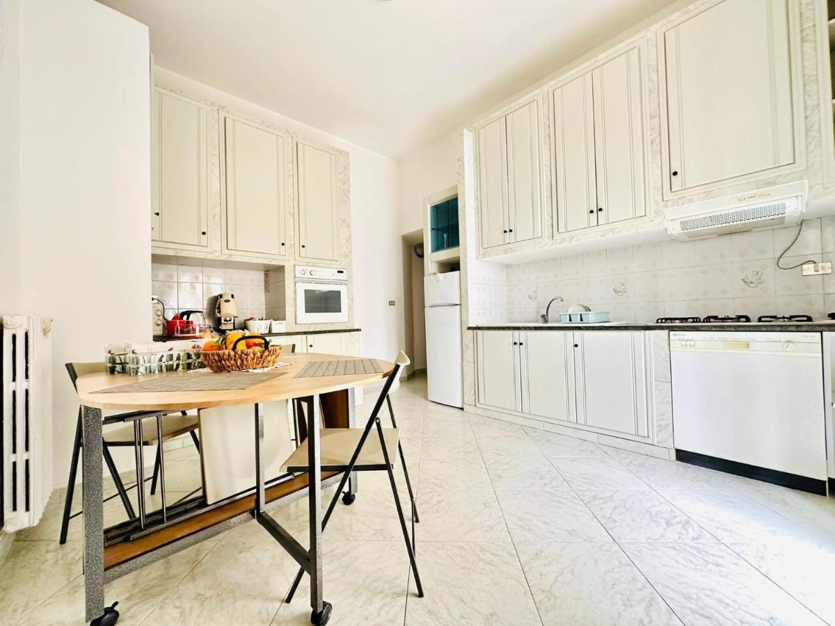 Family Relax Caracciolo Bed & Breakfast Napoli Dış mekan fotoğraf