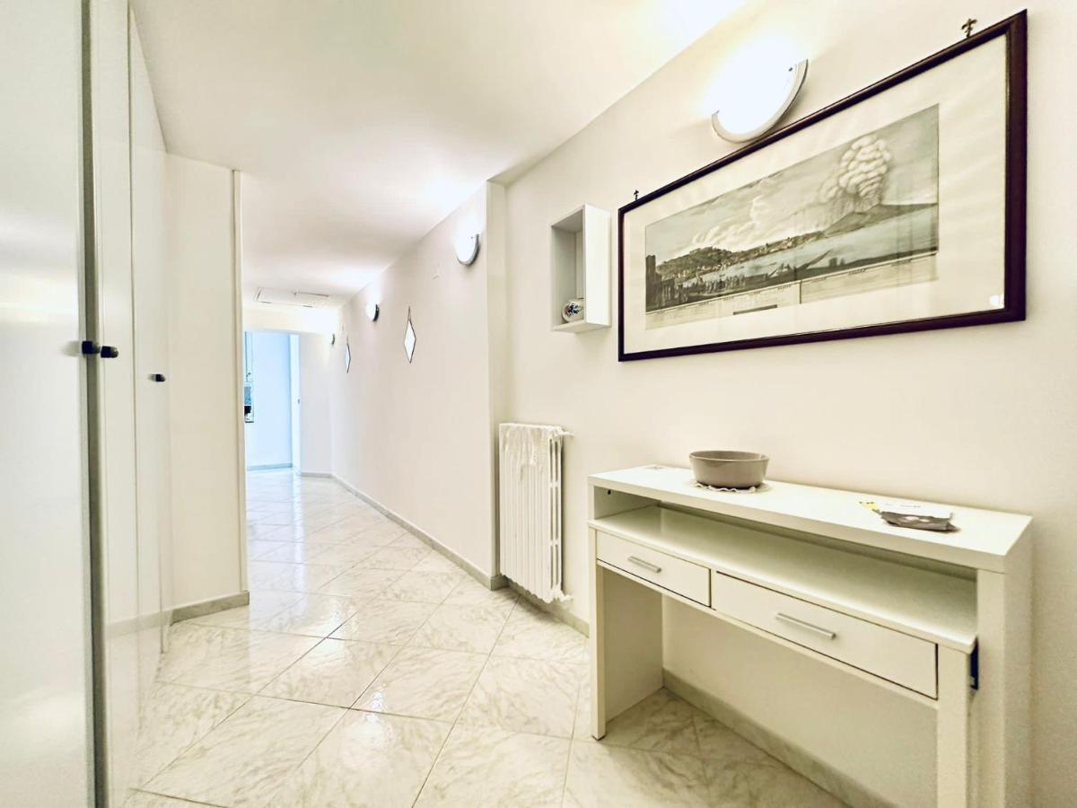 Family Relax Caracciolo Bed & Breakfast Napoli Dış mekan fotoğraf
